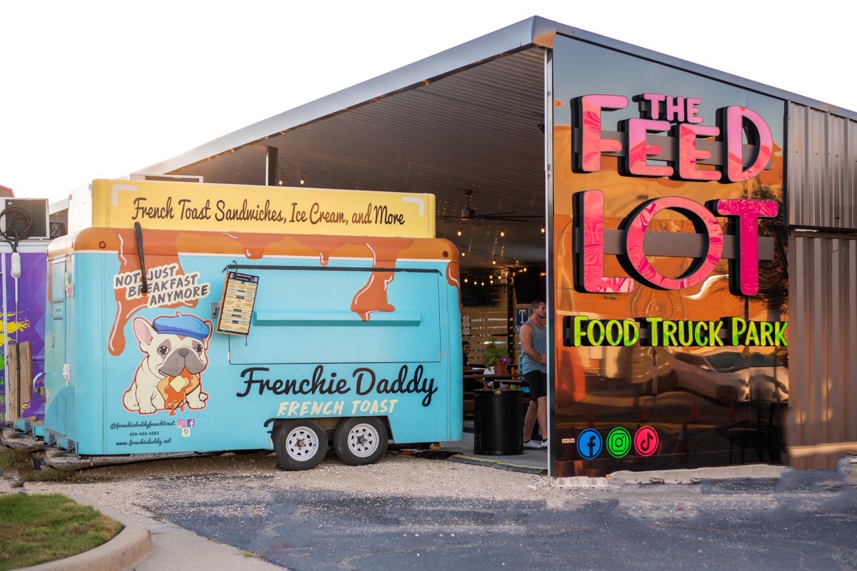 The Feed Lot yard and food trucks in Hewitt, TX